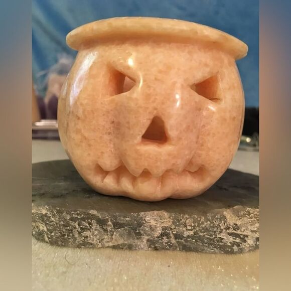 Hand Carved Sunstone Jack-o-lantern Pumpkin Crystal Candle Holder 358g - Picture 1 of 9